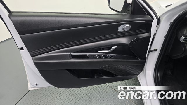 Hyundai AVANTE 2022 — photo 14