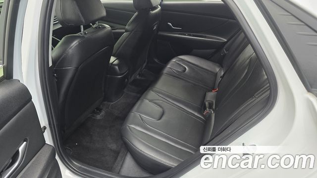 Hyundai AVANTE 2022 — photo 16