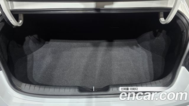 Hyundai AVANTE 2022 — photo 30