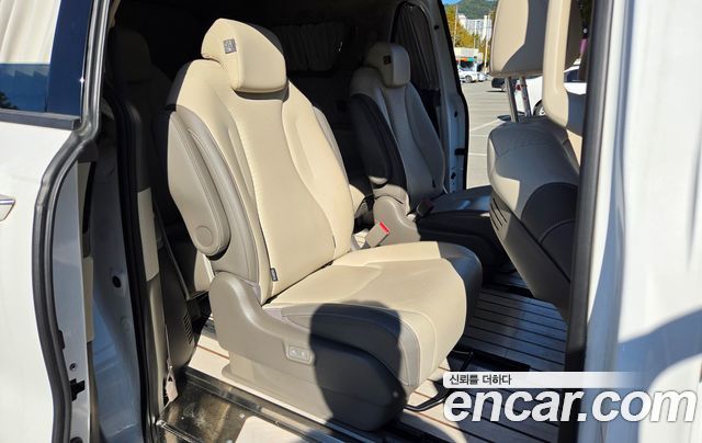 Kia Canival 2024 — photo 16