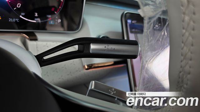 Mercedes-Benz S-Class 2023 — photo 12