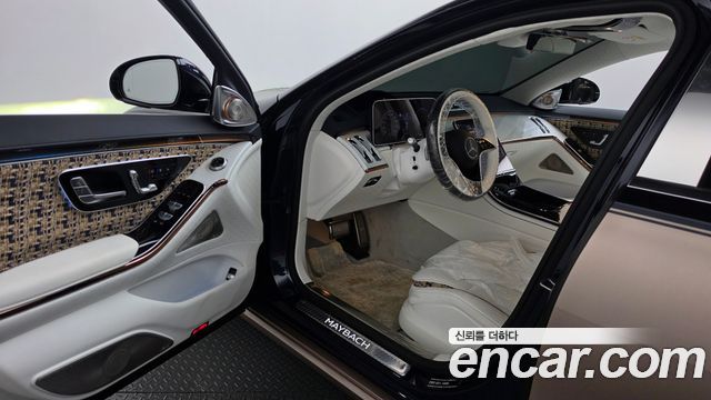 Mercedes-Benz S-Class 2023 — photo 13