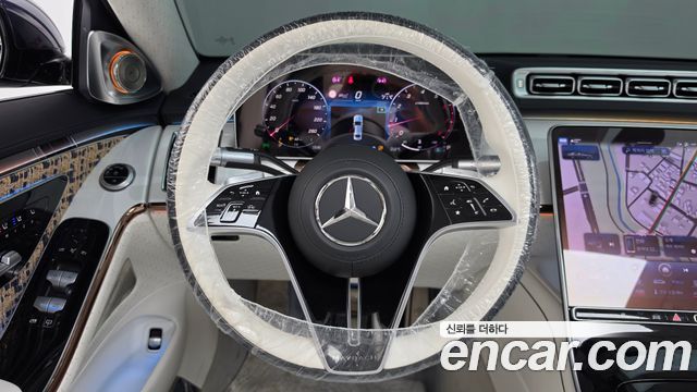 Mercedes-Benz S-Class 2023 — photo 18