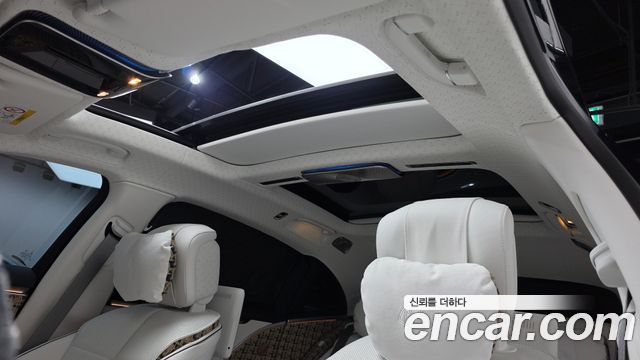 Mercedes-Benz S-Class 2023 — photo 22