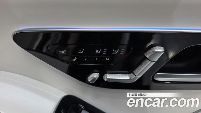 Mercedes-Benz S-Class 2023 — photo 26