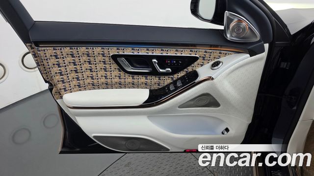Mercedes-Benz S-Class 2023 — photo 14