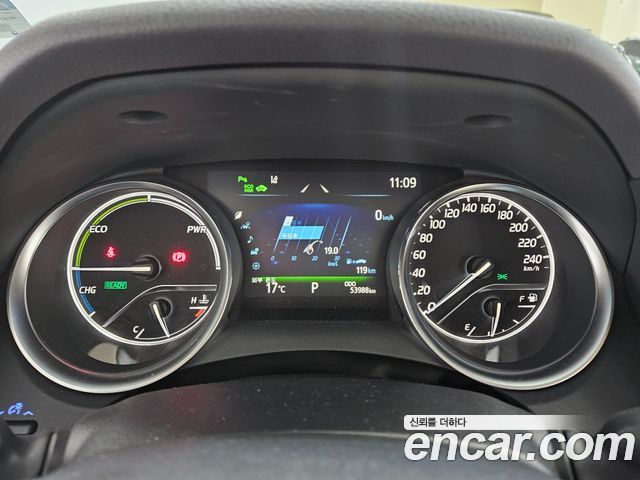 Toyota Camry 2021 — photo 8
