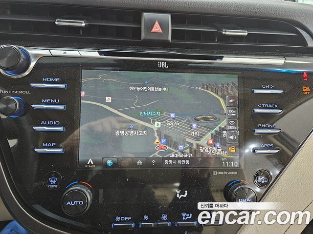 Toyota Camry 2021 — photo 11