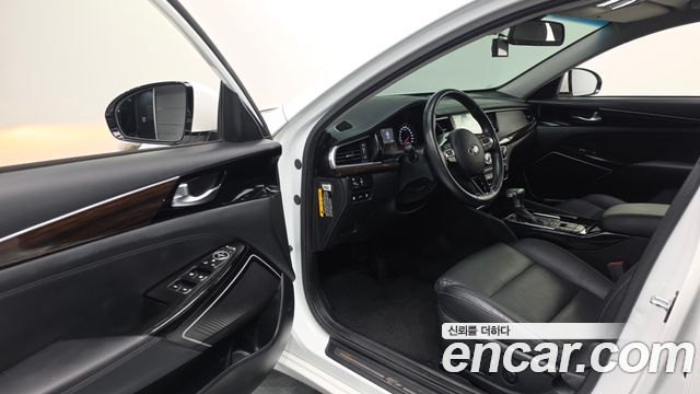 Kia K7 2018 — photo 13