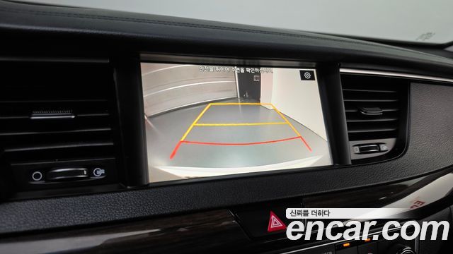 Kia K7 2018 — photo 21