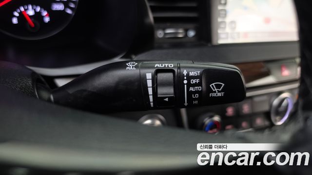 Kia K7 2018 — photo 24