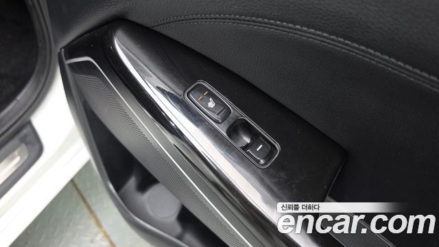 Kia K7 2018 — photo 25