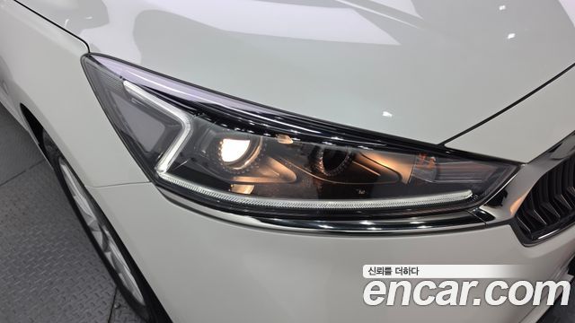 Kia K7 2018 — photo 8