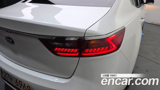 Kia K7 2018 — photo 9