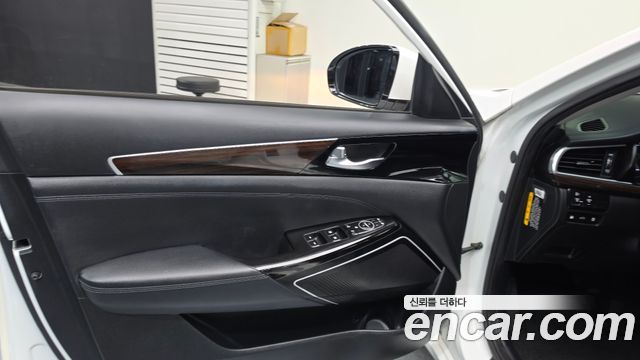 Kia K7 2018 — photo 14