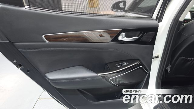 Kia K7 2018 — photo 15