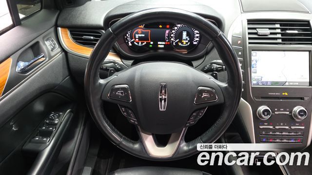 Lincoln MKC 2017 — photo 19