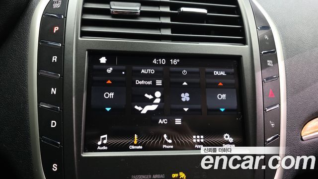 Lincoln MKC 2017 — photo 32