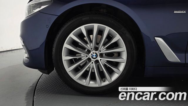 BMW 5-Series 2018 — photo 5