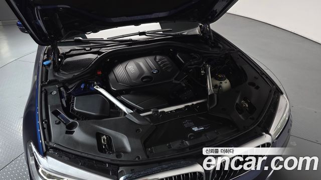 BMW 5-Series 2018 — photo 6