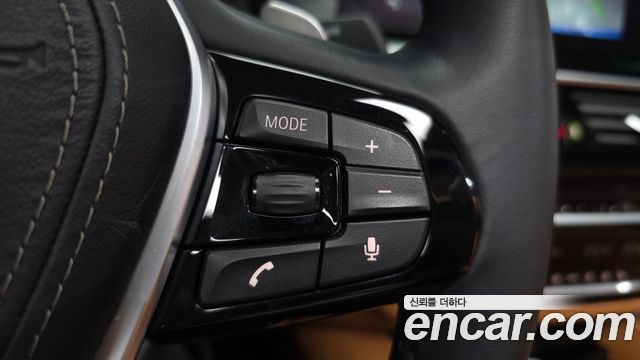 BMW 5-Series 2018 — photo 31