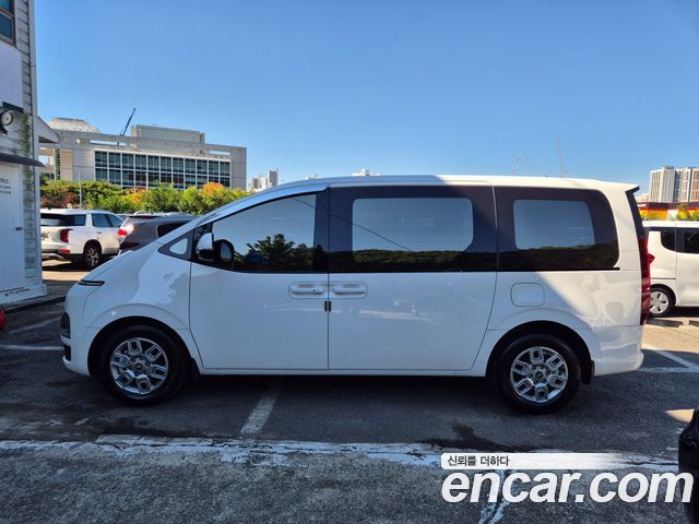 Hyundai Staria 2026 — photo 2