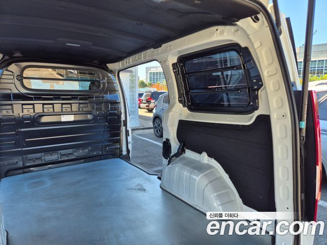 Hyundai Staria 2026 — photo 13