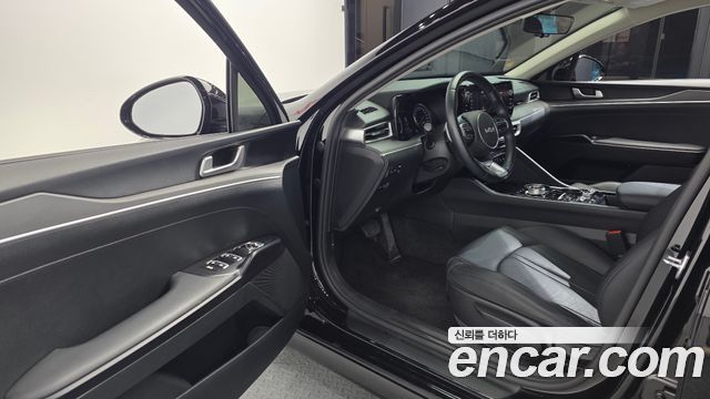 Kia K5 2023 — photo 10