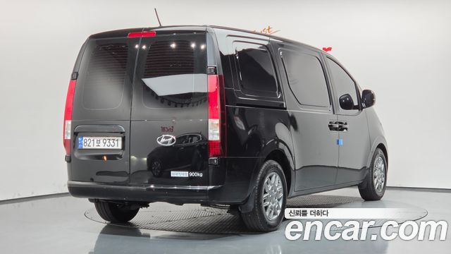 Hyundai Staria 2023 — photo 2