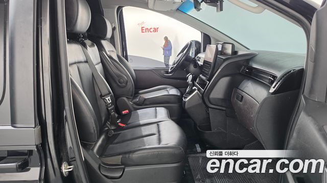 Hyundai Staria 2023 — photo 11