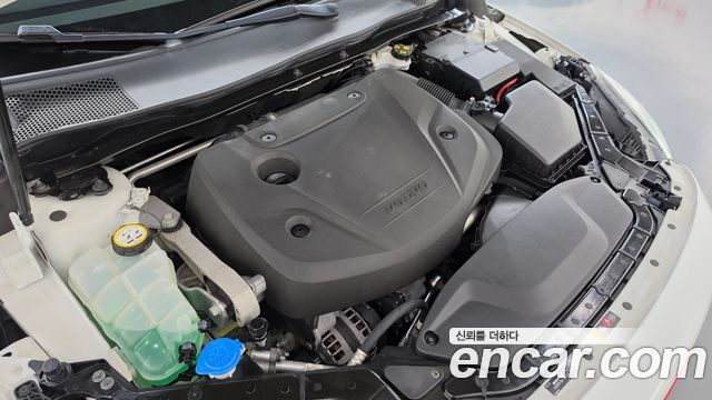 Volvo V40 2018 — photo 6