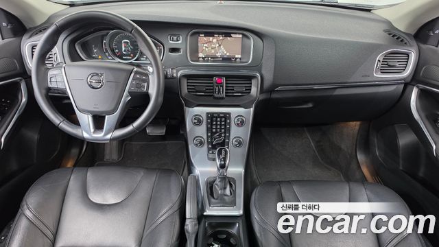 Volvo V40 2018 — photo 7