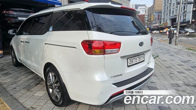 Kia Canival 2018 — photo 5