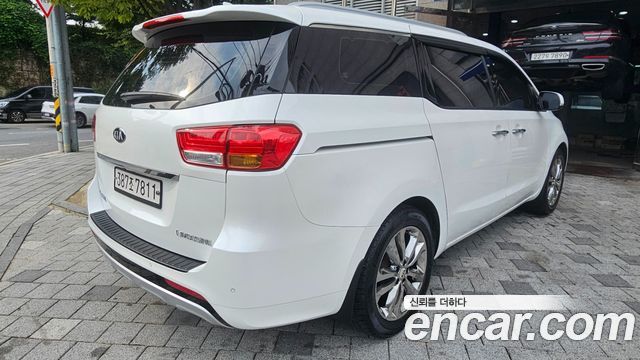 Kia Canival 2018 — photo 6