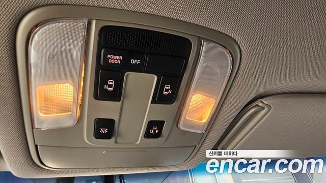 Kia Canival 2018 — photo 20