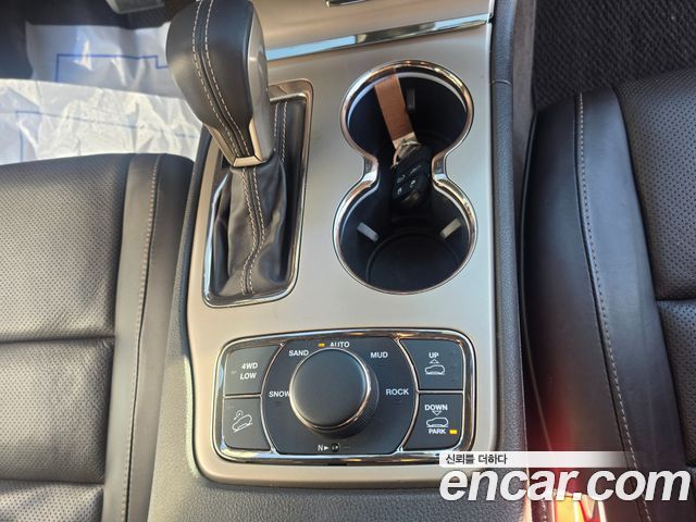 Jeep Cherokee 2016 — photo 12