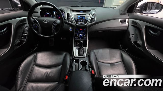Hyundai AVANTE 2016 — photo 10