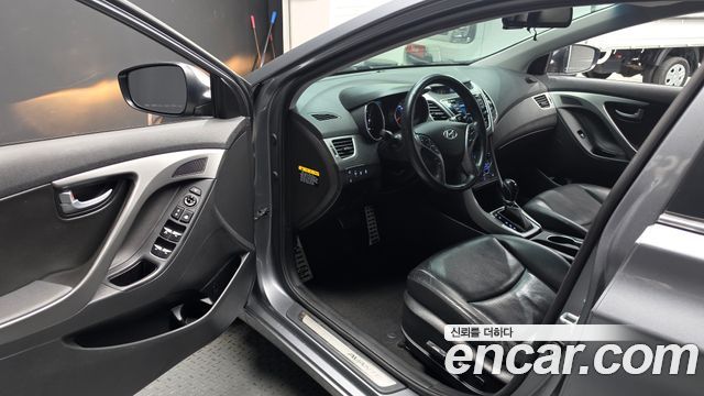 Hyundai AVANTE 2016 — photo 13