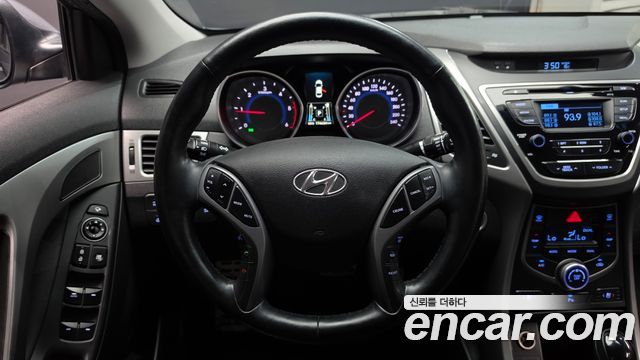Hyundai AVANTE 2016 — photo 18