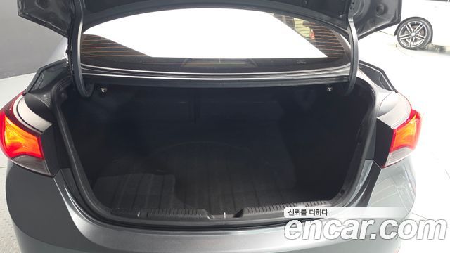 Hyundai AVANTE 2016 — photo 26