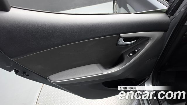 Hyundai AVANTE 2016 — photo 15