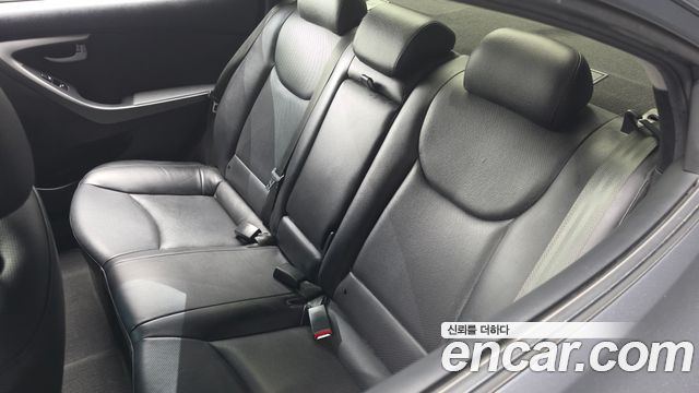 Hyundai AVANTE 2016 — photo 28