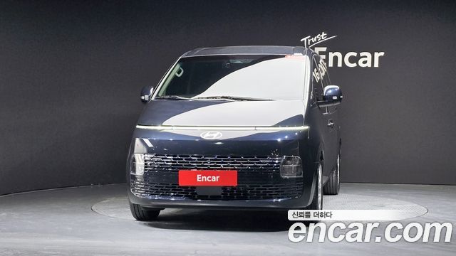 Hyundai Staria 2025 — photo 3