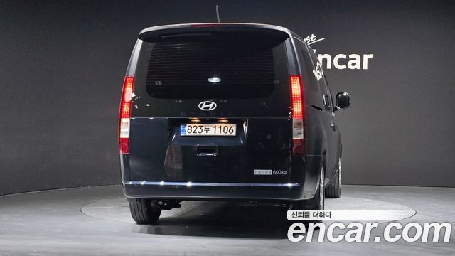 Hyundai Staria 2025 — photo 4