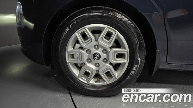 Hyundai Staria 2025 — photo 5