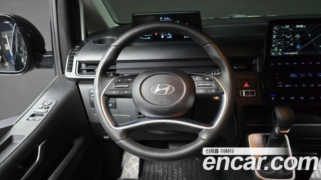 Hyundai Staria 2025 — photo 18