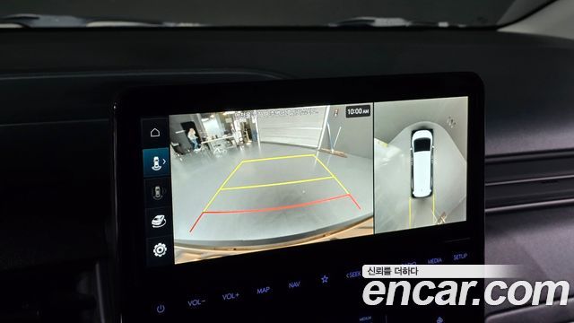 Hyundai Staria 2025 — photo 23