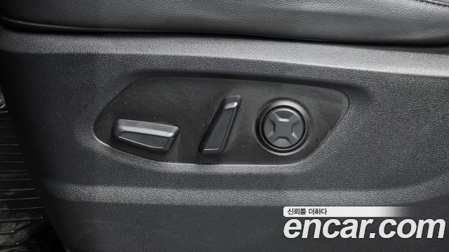 Hyundai Staria 2025 — photo 25