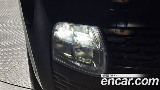 Hyundai Staria 2025 — photo 8