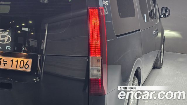 Hyundai Staria 2025 — photo 9